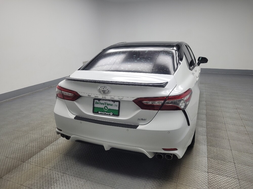 2018 Toyota Camry in Indianapolis, IN 46219 - 18087949 7
