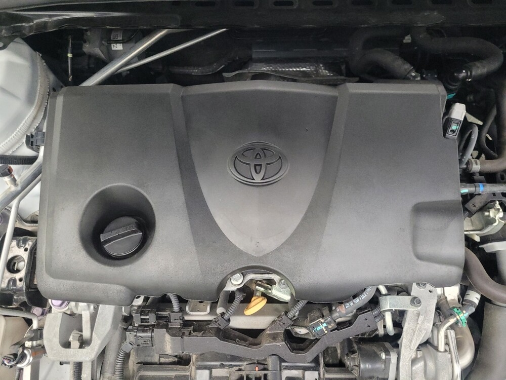 2018 Toyota Camry in Indianapolis, IN 46219 - 18087949 30