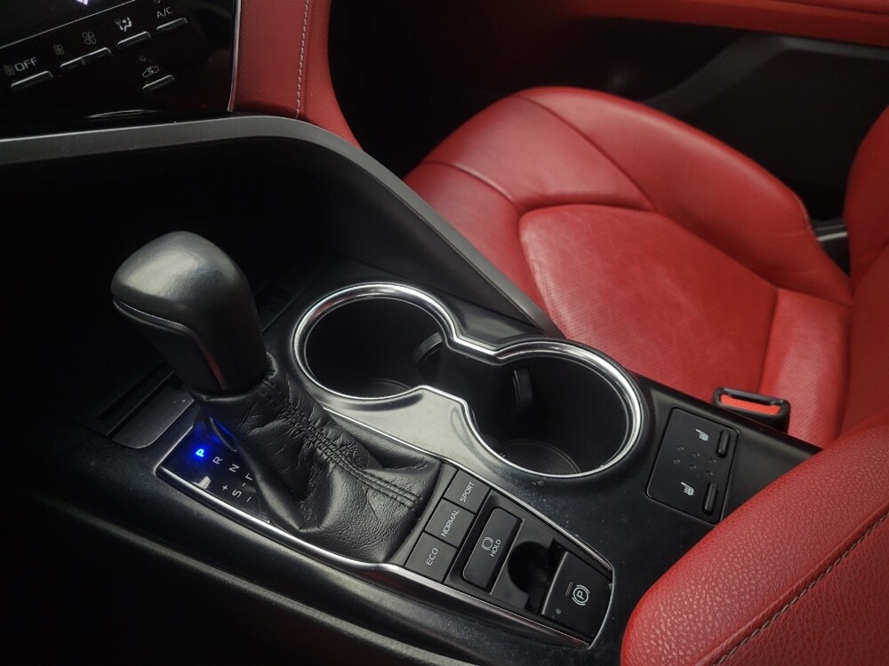 2018 Toyota Camry in Indianapolis, IN 46219 - 18087949 26