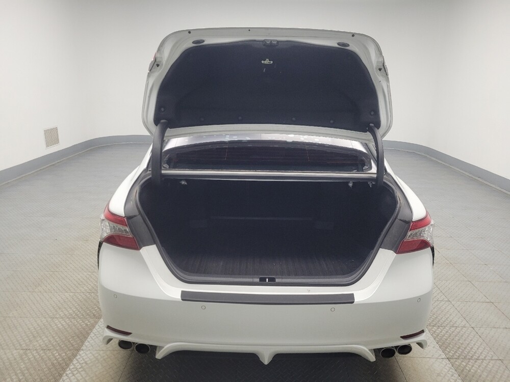 2018 Toyota Camry in Indianapolis, IN 46219 - 18087949 29