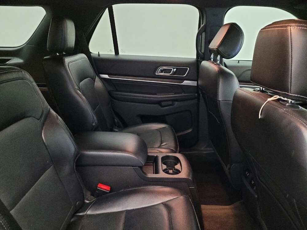 2017 Ford Explorer in Glendale, AZ 85301 - 18087965 19