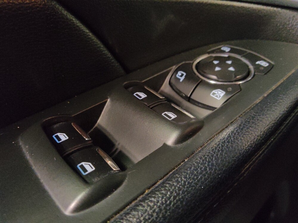 2017 Ford Explorer in Glendale, AZ 85301 - 18087965 27