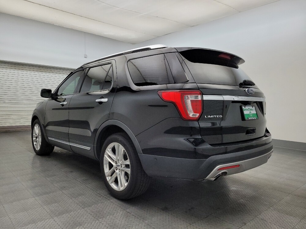 2017 Ford Explorer in Glendale, AZ 85301 - 18087965 5