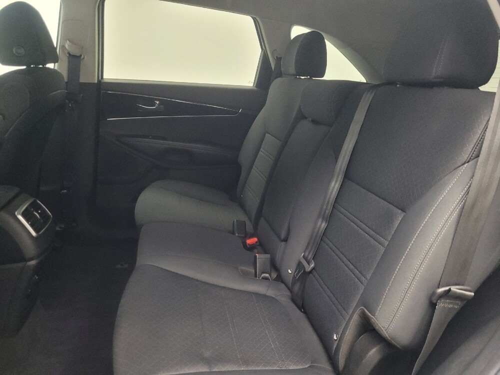 2019 Kia Sorento in Indianapolis, IN 46219 - 18087967 18