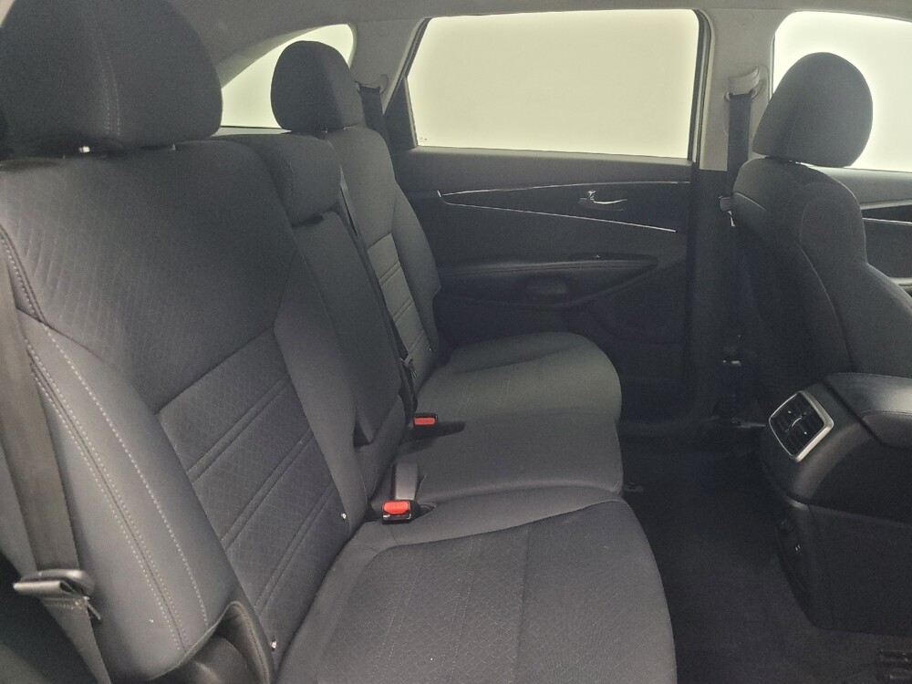 2019 Kia Sorento in Indianapolis, IN 46219 - 18087967 19