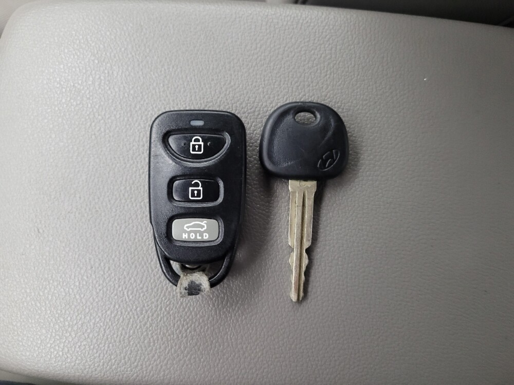 2017 Hyundai Elantra in Charlotte, NC 28213 - 18087993 32