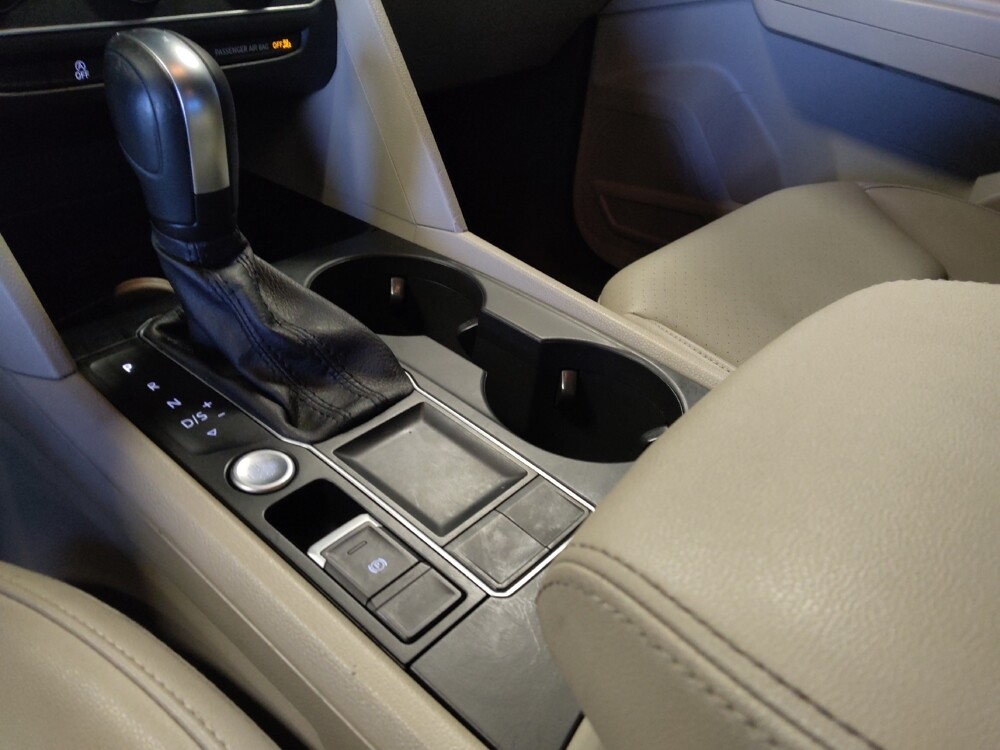 2020 Volkswagen Atlas in Phoenix, AZ 85022 - 18088012 26