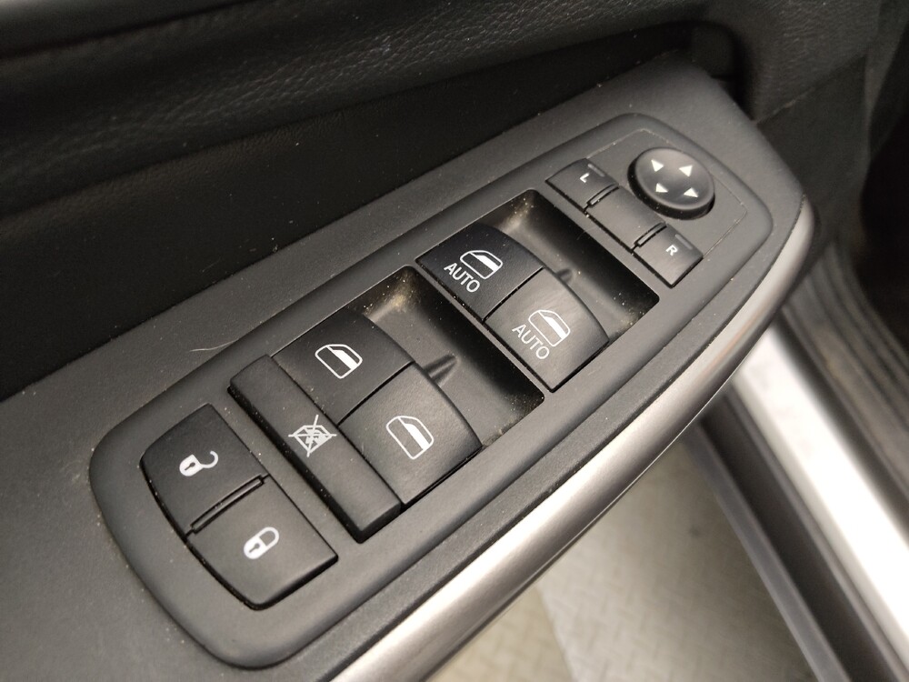 2019 Jeep Cherokee in Denver, CO 80012 - 18088015 27