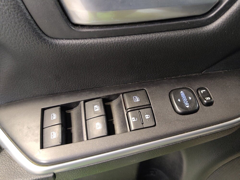 2015 Toyota Camry in Macon, GA 31210 - 18088035 27