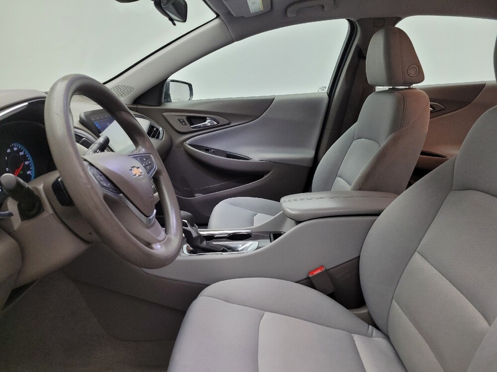 2021 Chevrolet Malibu in Fairfield, OH 45014 - 18088046 17