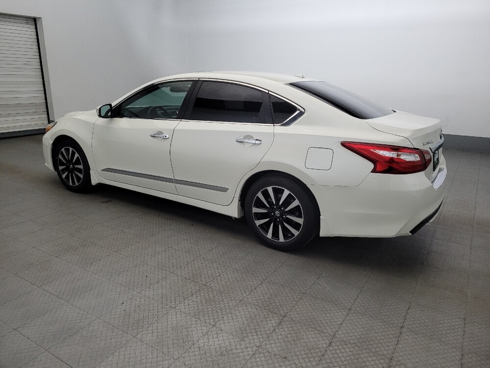 2017 Nissan Altima in Glen Burnie, MD 21061 - 18088052 3