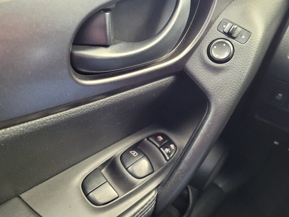 2017 Nissan Rogue Sport in Cincinnati, OH 45255 - 18088056 27