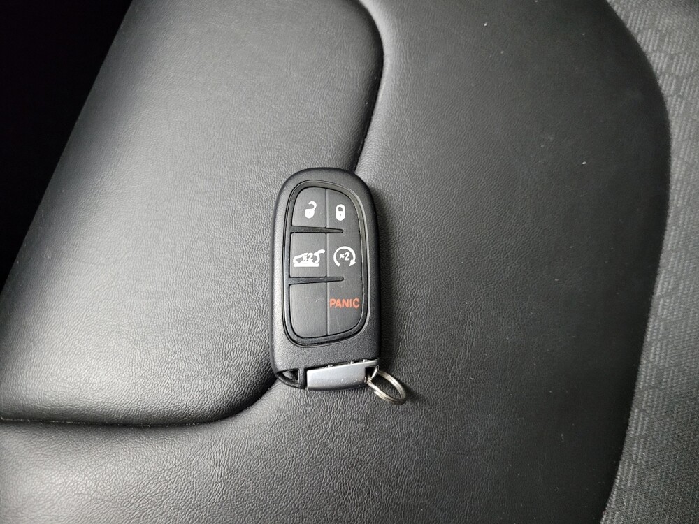 2022 Jeep Cherokee in Plymouth Meeting, PA 19462 - 18088058 32