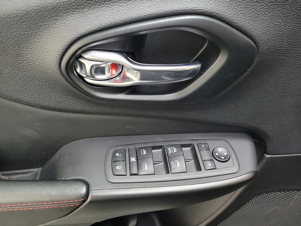 2022 Jeep Cherokee in Plymouth Meeting, PA 19462 - 18088058 27