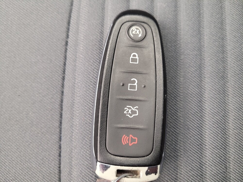 2017 Ford Escape in Maple Heights, OH 44137 - 18088066 32