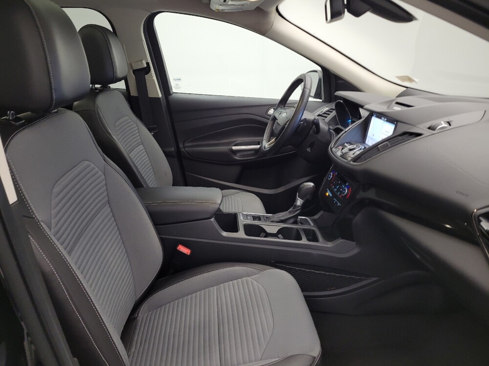 2017 Ford Escape in Maple Heights, OH 44137 - 18088066 21