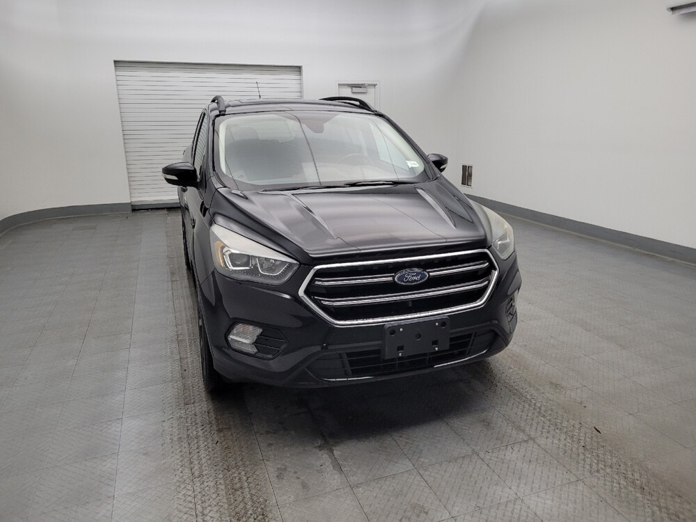 2017 Ford Escape in Maple Heights, OH 44137 - 18088066 14