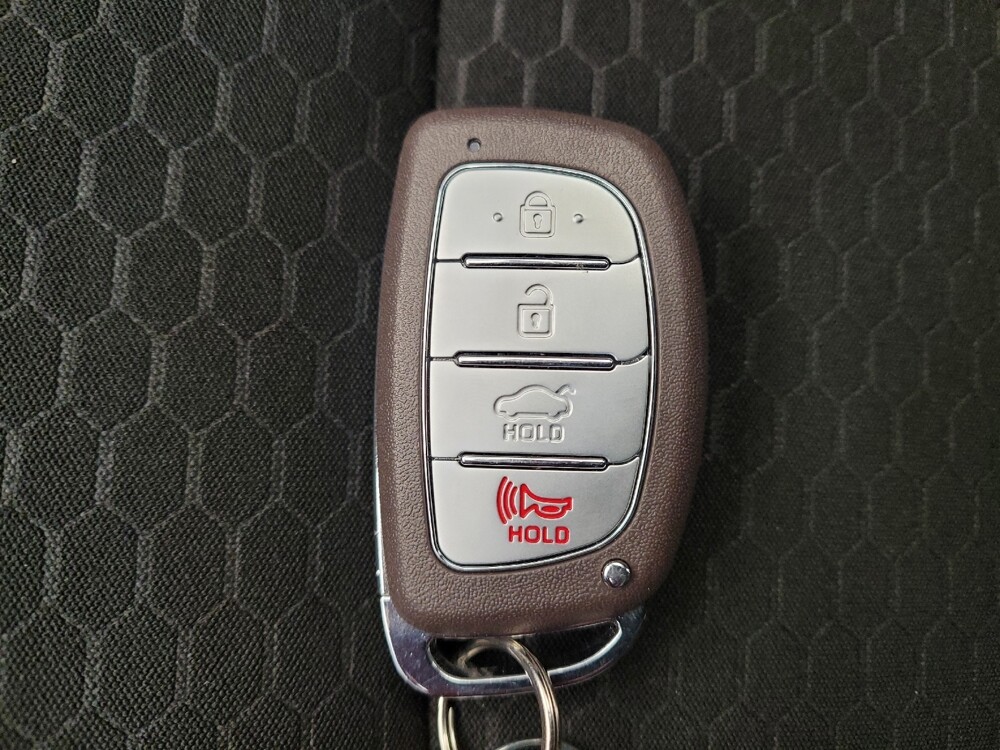 2019 Hyundai Elantra in Lexington, KY 40509 - 18088067 32