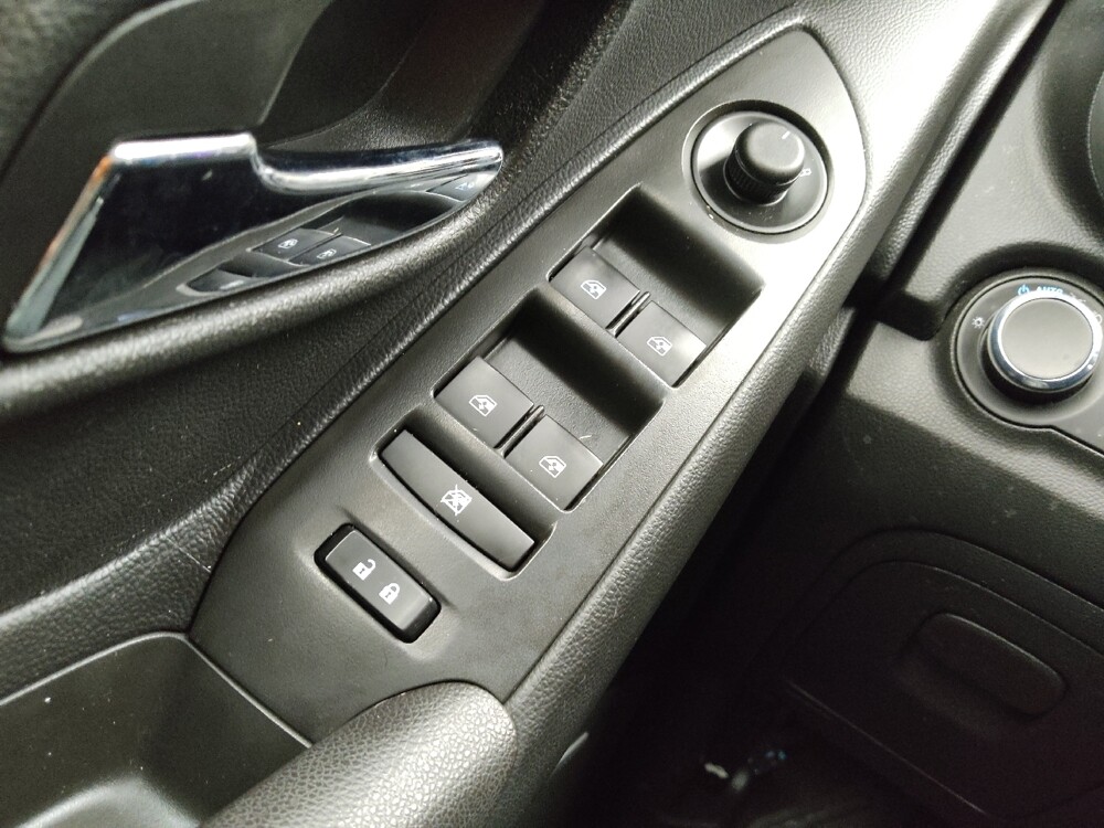 2015 Chevrolet Trax in Taylor, MI 48180 - 18088071 27