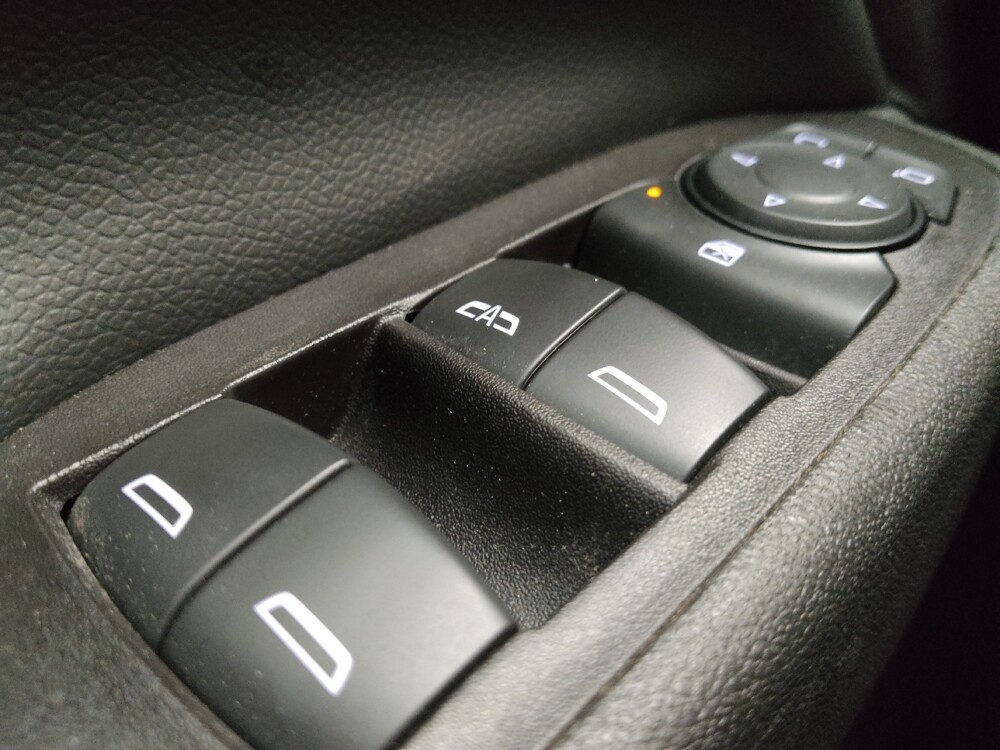 2021 Chevrolet Equinox in Taylor, MI 48180 - 18088072 27