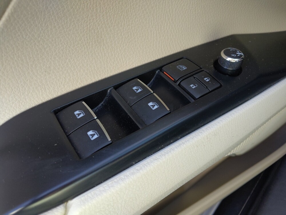 2019 Toyota Camry in Round Rock, TX 78664 - 18088080 27