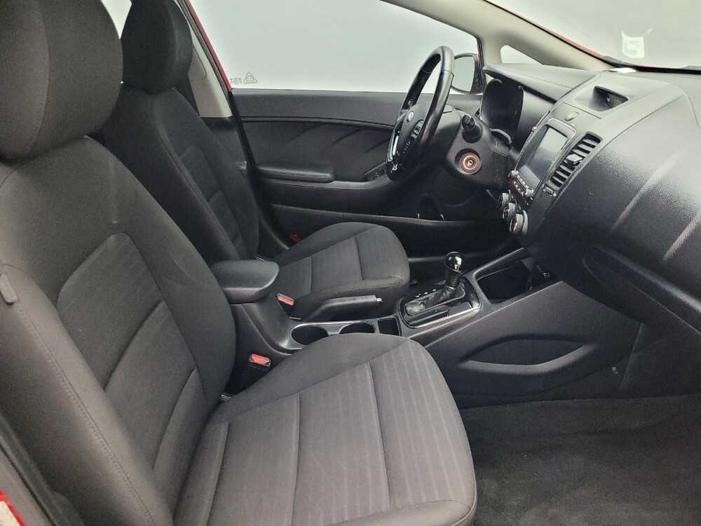 2017 Kia Forte in Savannah, GA 31419 - 18088086 21
