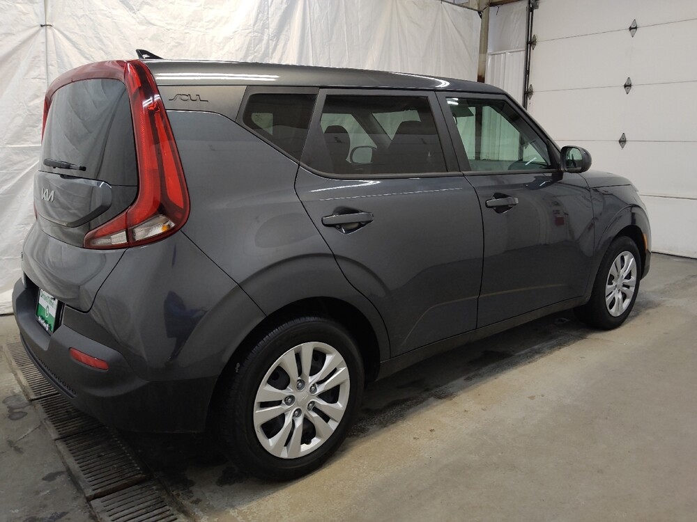 2022 Kia Soul in Fairfield, OH 45014 - 18088090 10