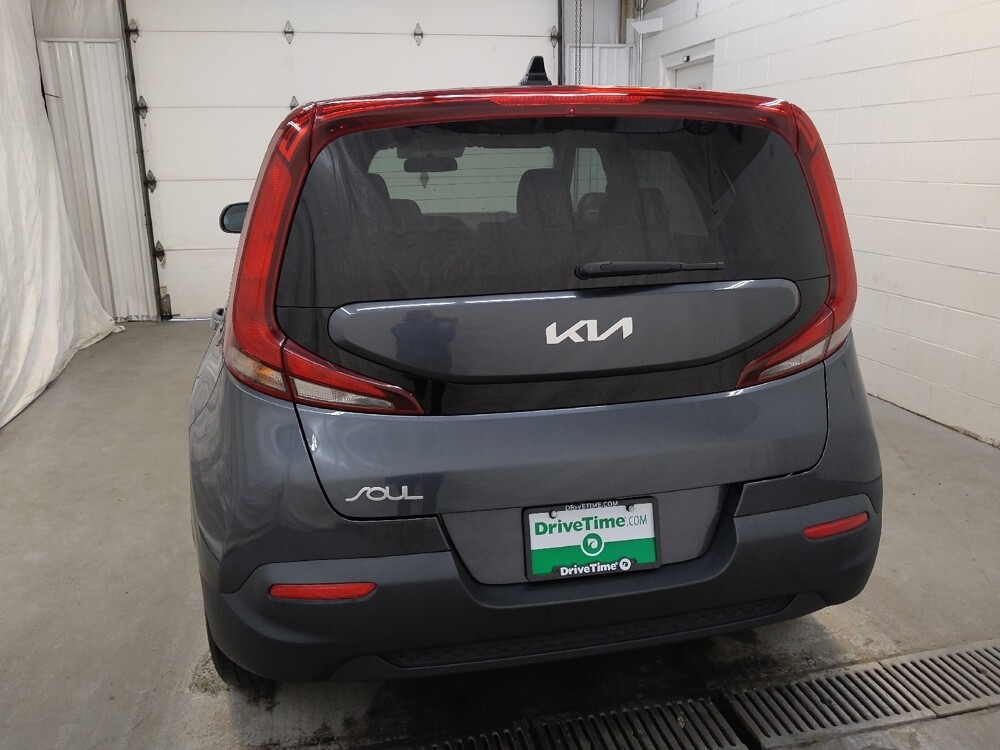 2022 Kia Soul in Fairfield, OH 45014 - 18088090 6