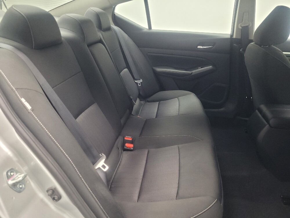 2022 Nissan Altima in Indianapolis, IN 46219 - 18088092 19