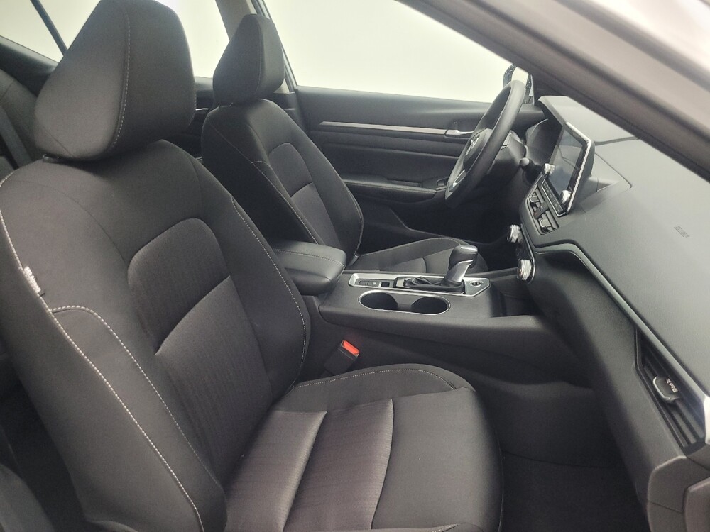 2022 Nissan Altima in Indianapolis, IN 46219 - 18088092 21