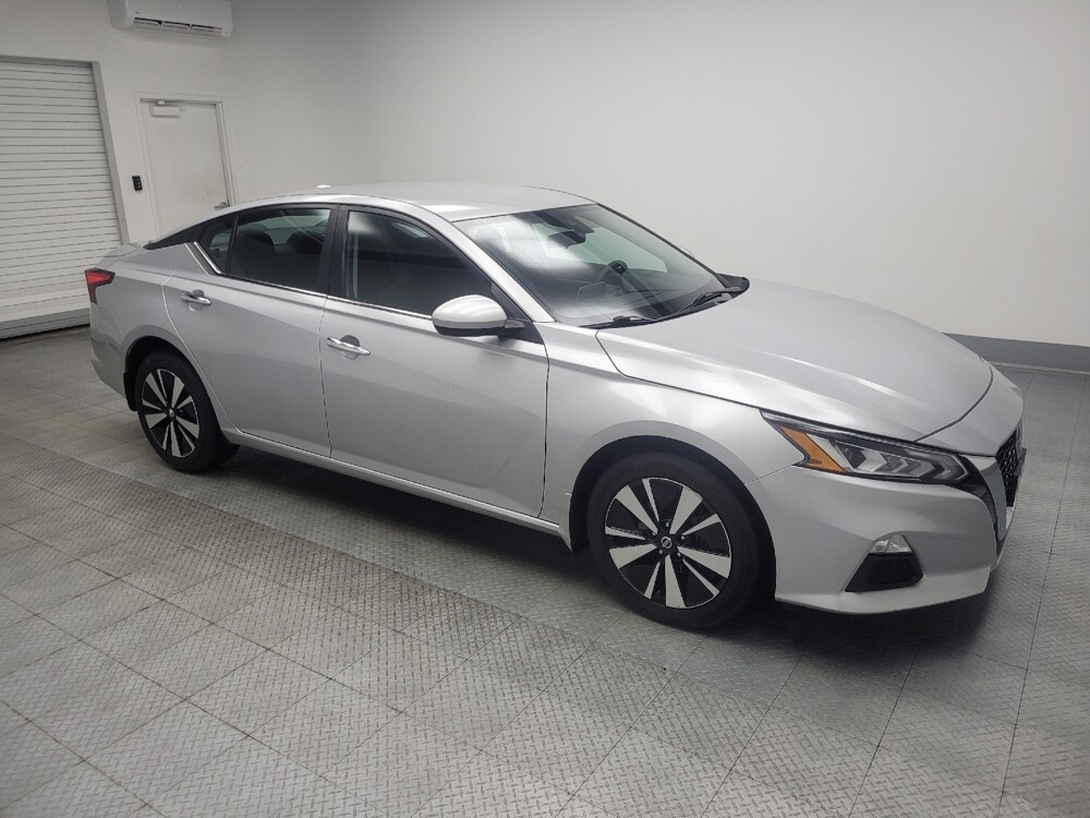 2022 Nissan Altima in Indianapolis, IN 46219 - 18088092 11