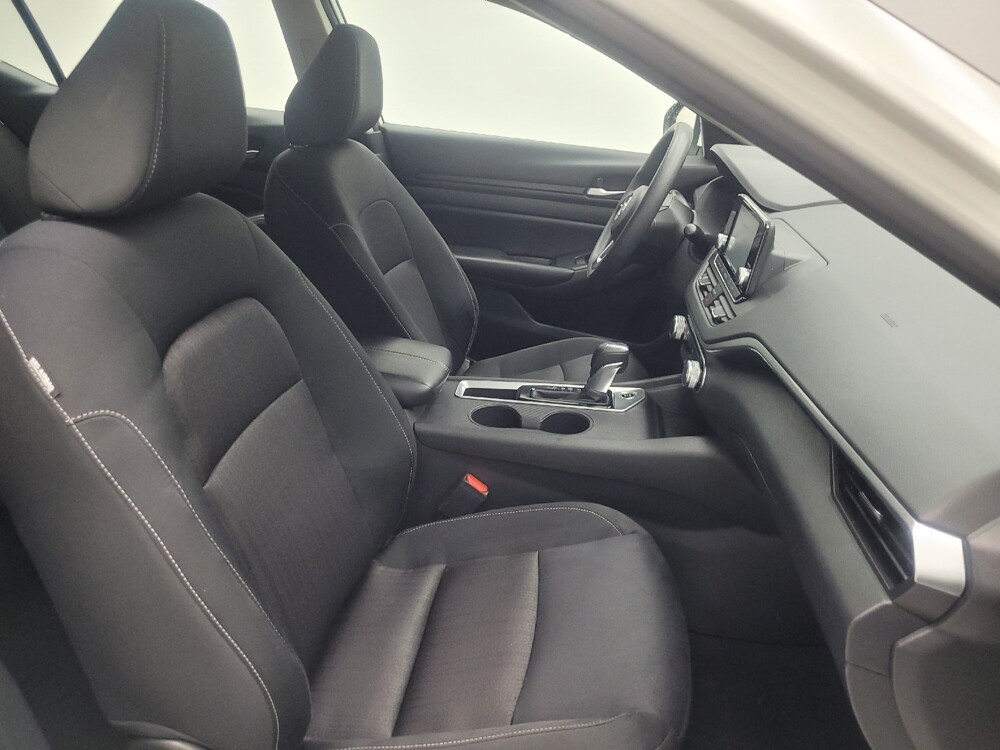 2022 Nissan Altima in Indianapolis, IN 46219 - 18088093 21