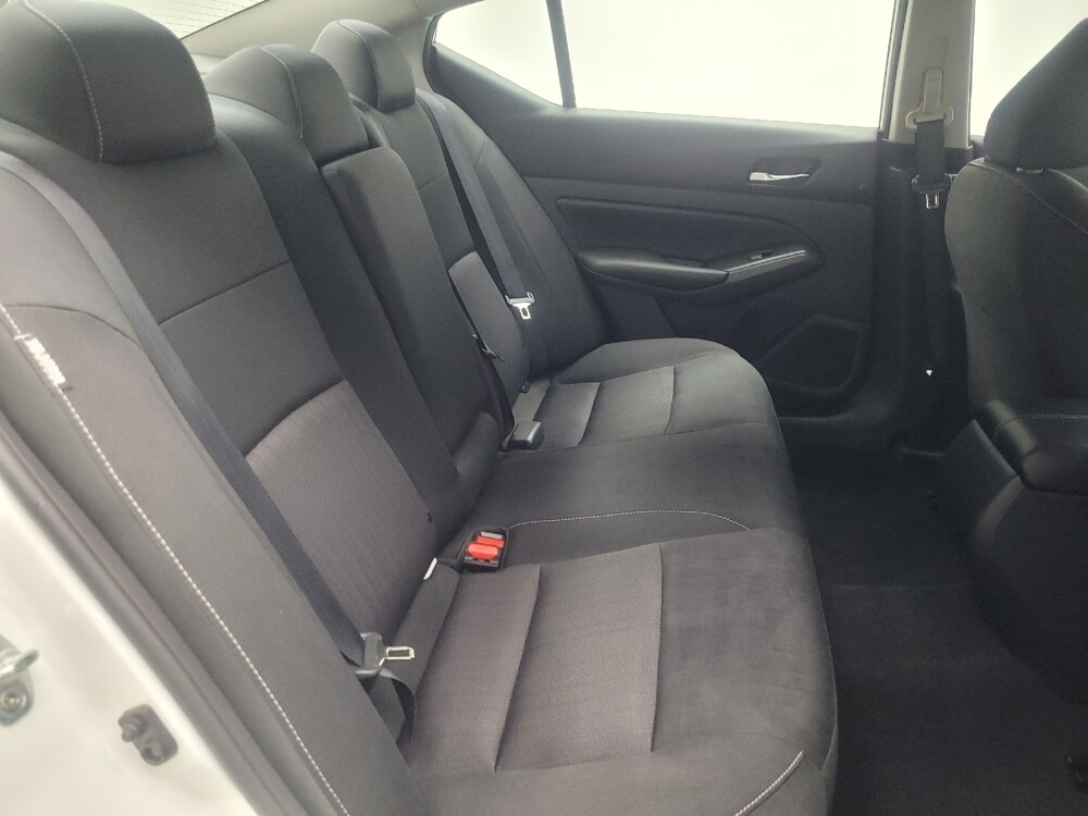 2022 Nissan Altima in Indianapolis, IN 46219 - 18088093 19