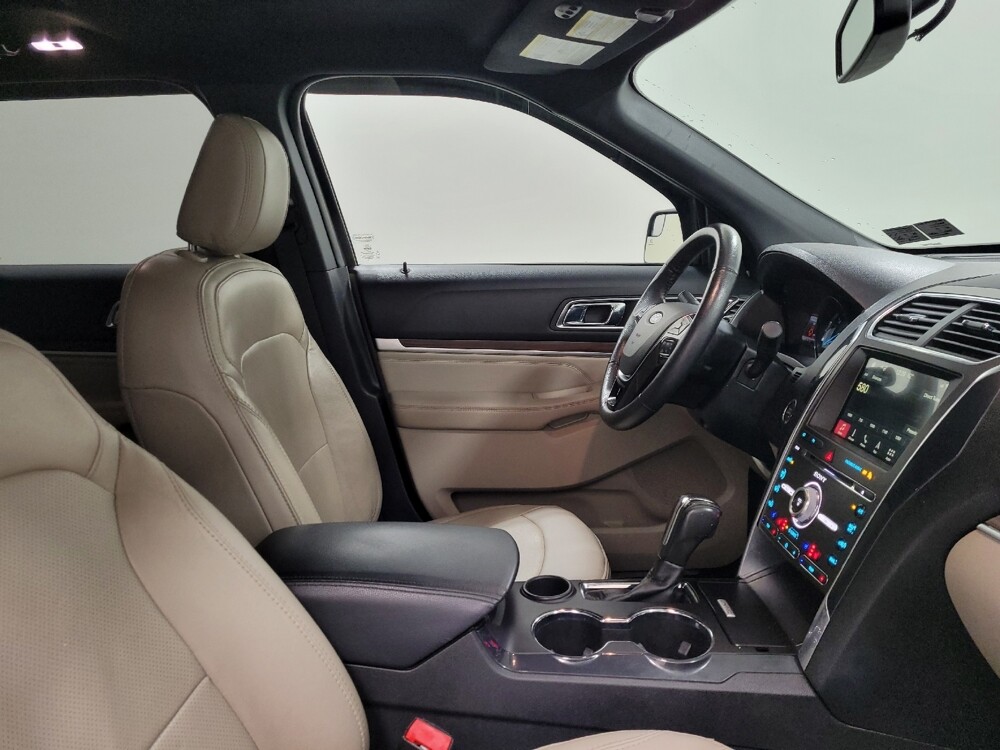 2018 Ford Explorer in Langhorne, PA 19047 - 18088095 21