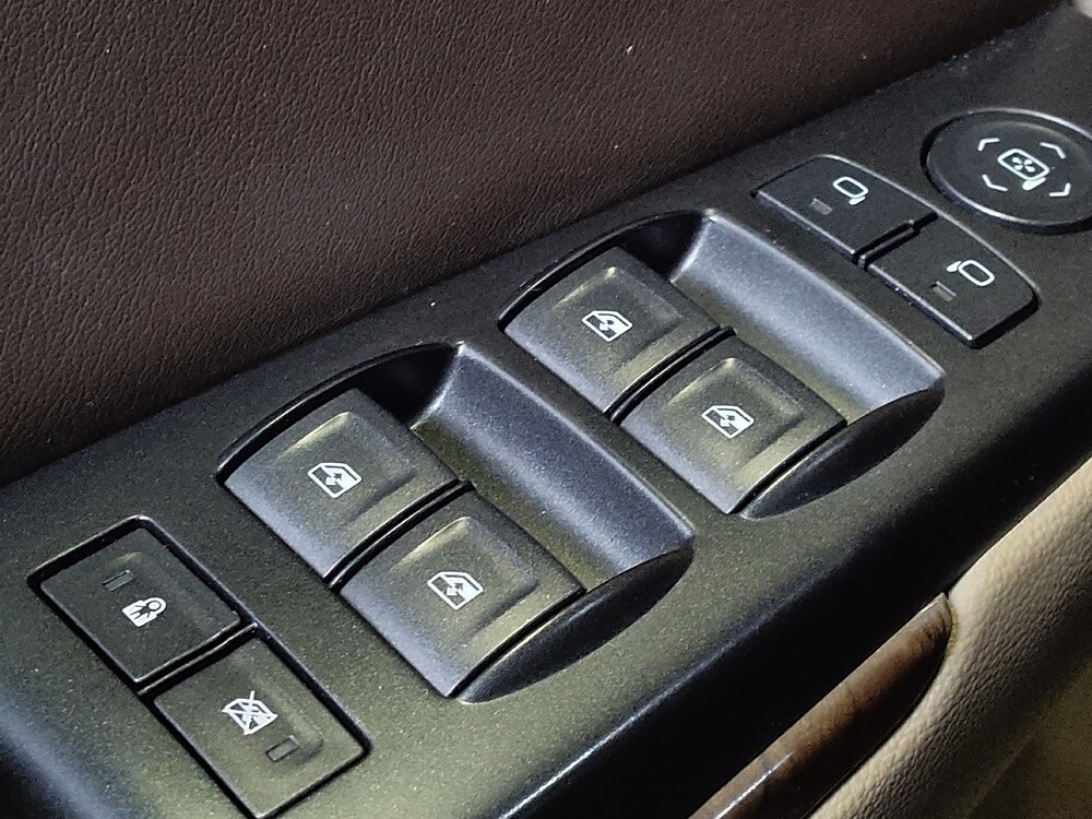 2015 Chevrolet Tahoe in Bradenton, FL 34207 - 18088099 27