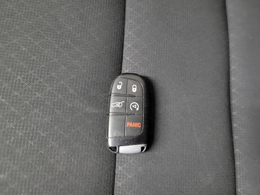 2019 Jeep Grand Cherokee in Plymouth Meeting, PA 19462 - 18088106 32