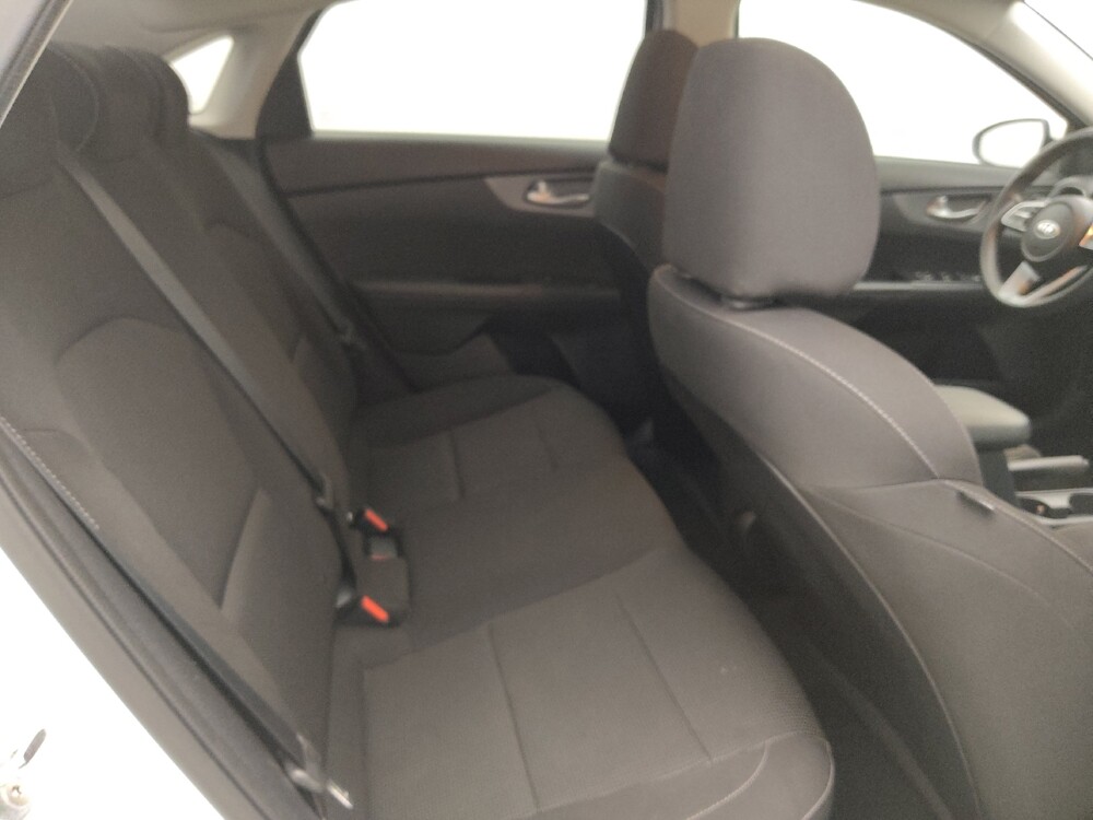 2019 Kia Forte in Bradenton, FL 34207 - 18088112 19