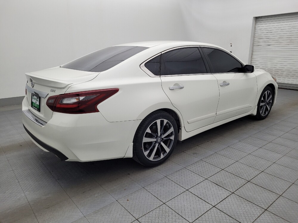 2017 Nissan Altima in Bradenton, FL 34207 - 18088121 10