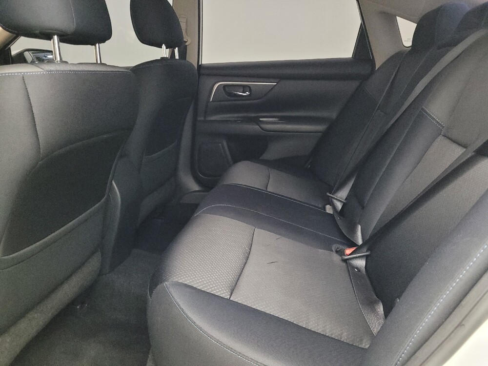 2017 Nissan Altima in Bradenton, FL 34207 - 18088121 18