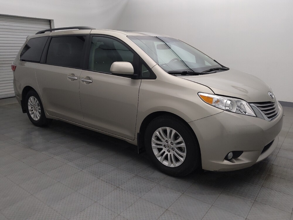 2017 Toyota Sienna in Live Oak, TX 78233 - 18088130 11