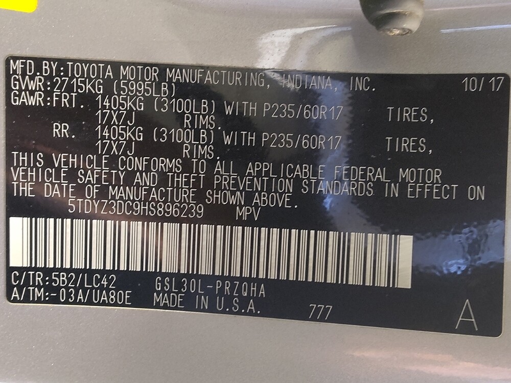 2017 Toyota Sienna in Live Oak, TX 78233 - 18088130 33