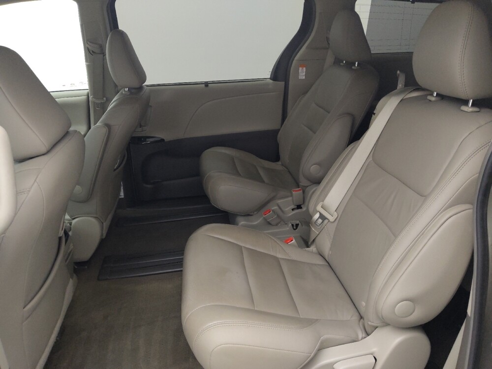 2017 Toyota Sienna in Live Oak, TX 78233 - 18088130 18