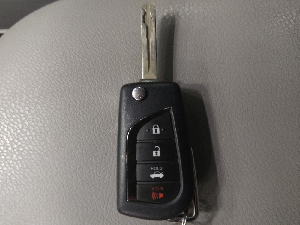 2018 Toyota Camry in Bradenton, FL 34207 - 18088189 32