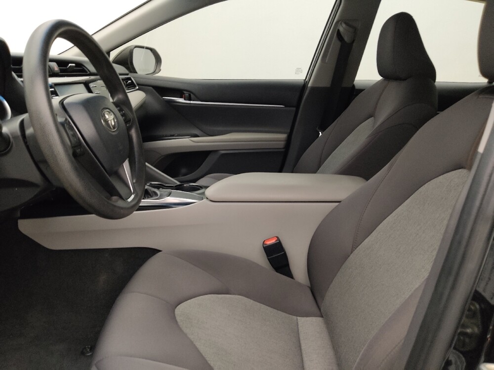 2018 Toyota Camry in Bradenton, FL 34207 - 18088189 17