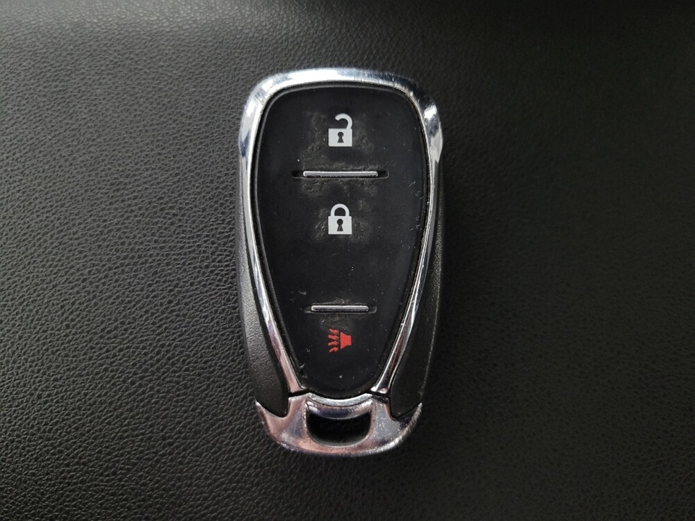 2020 Chevrolet Equinox in Las Vegas, NV 89102 - 18088201 32