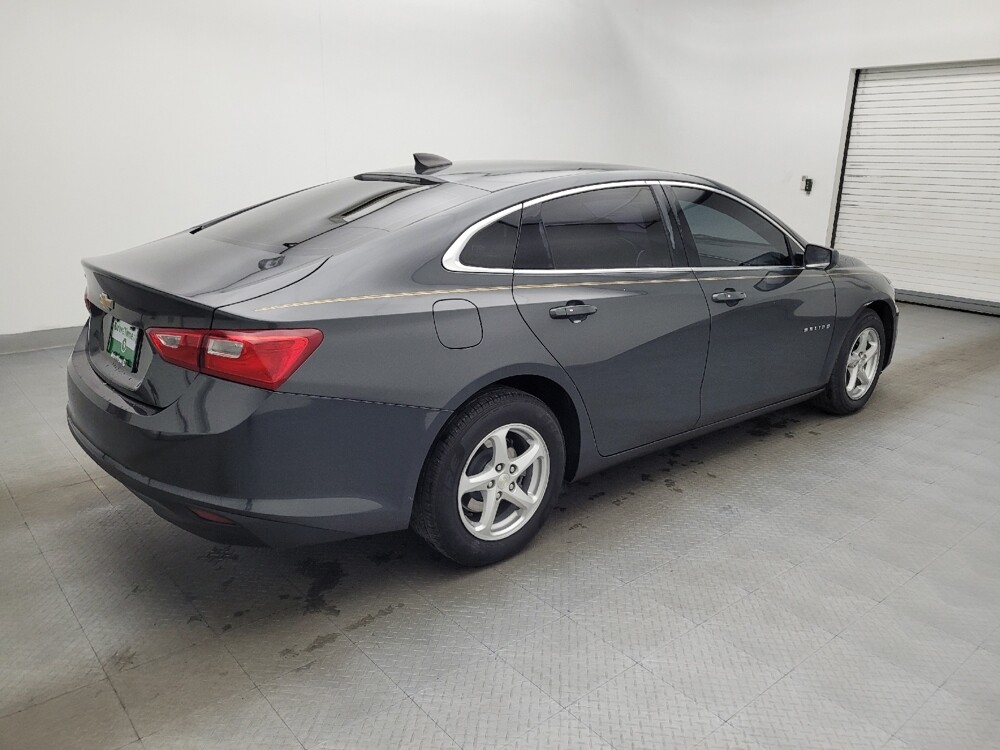 2018 Chevrolet Malibu in Conway, SC 29526 - 18088223 10