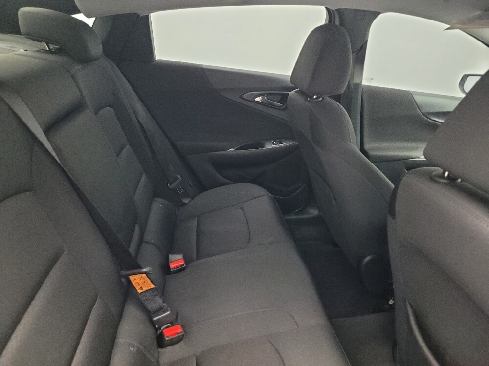 2018 Chevrolet Malibu in Conway, SC 29526 - 18088223 19