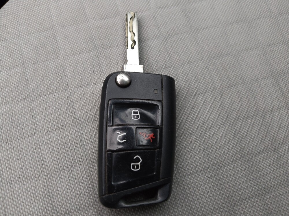 2020 Volkswagen Tiguan in Denver, CO 80012 - 18088224 32