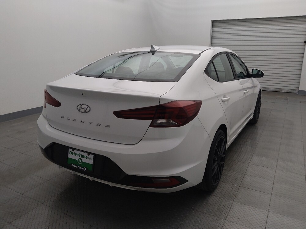 2020 Hyundai Elantra in Houston, TX 77074 - 18088231 7