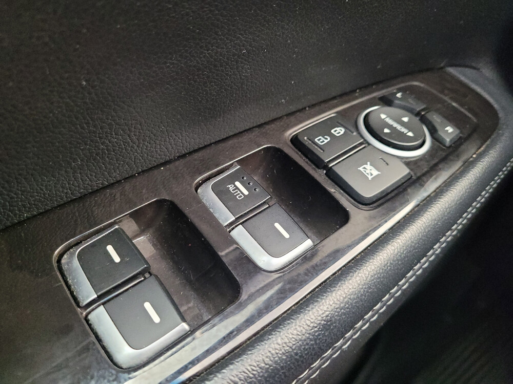 2017 Kia Sorento in Toledo, OH 43617 - 18088237 27